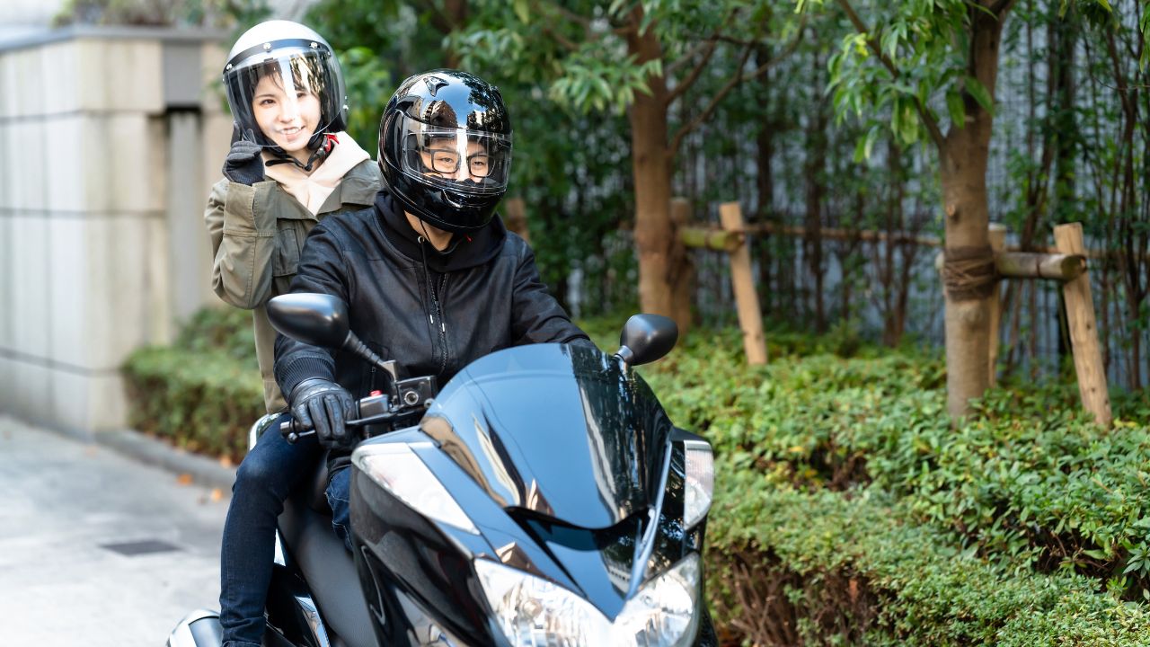 免許取得後すぐに二人乗りができない