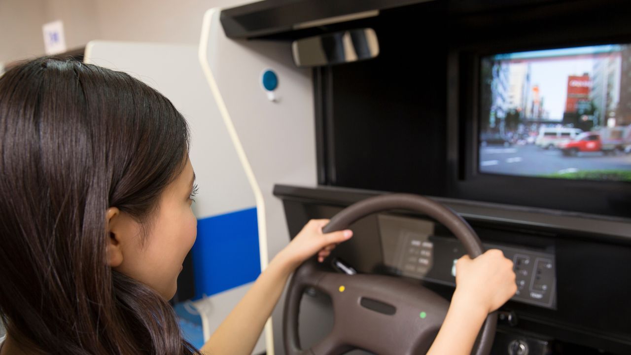 運転動画・シミュレーターでイメージトレーニングする