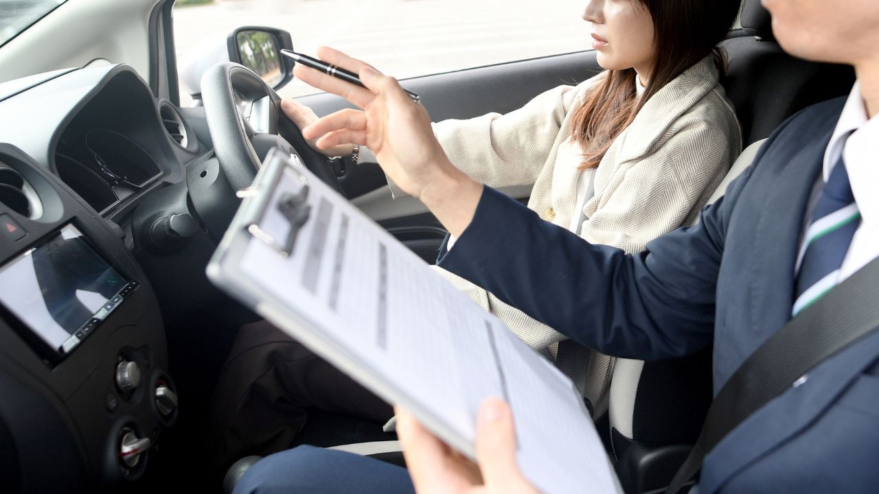 合宿免許のテストに受かるには？ 学科試験・技能試験の内容と合格へ向けた対策